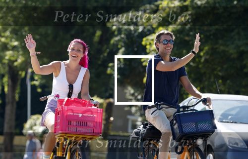 Amsterdam 19 augustus 2025
Merel v Carlsburg en Rutger Kemper op de fiets in Amsterdam zuid.