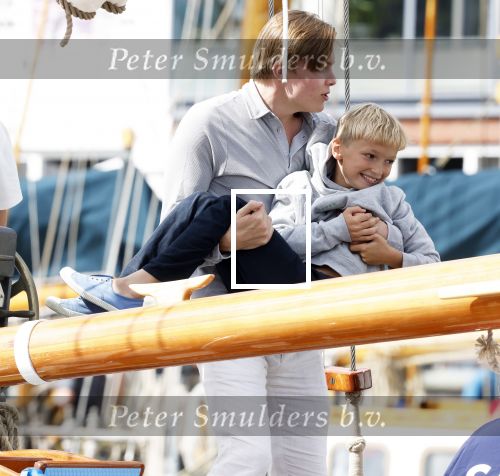 Amsterdam 21 augustus 2025
Prinses Beatrix op de groene Draeck tijdens de tweede dag van Sail . Aanwezig oa Prinses Mabel met dochters Luana en Zaria . Ook aanwezig prins Cazimir en prinses Carolina de Bourbon de Parma met haar kinderen Alaia en Xavier .
Ook de moeder van Prinses Mabel was aanwezig .