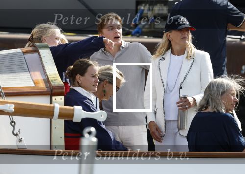Amsterdam 21 augustus 2025
Prinses Beatrix op de groene Draeck tijdens de tweede dag van Sail . Aanwezig oa Prinses Mabel met dochters Luana en Zaria . Ook aanwezig prins Cazimir en prinses Carolina de Bourbon de Parma met haar kinderen Alaia en Xavier .
Ook de moeder van Prinses Mabel was aanwezig .