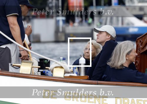 Amsterdam 21 augustus 2025
Prinses Beatrix op de groene Draeck tijdens de tweede dag van Sail . Aanwezig oa Prinses Mabel met dochters Luana en Zaria . Ook aanwezig prins Cazimir en prinses Carolina de Bourbon de Parma met haar kinderen Alaia en Xavier .
Ook de moeder van Prinses Mabel was aanwezig .