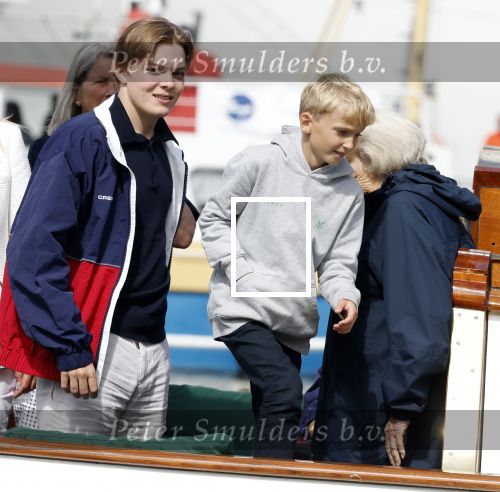 Amsterdam 21 augustus 2025
Prinses Beatrix op de groene Draeck tijdens de tweede dag van Sail . Aanwezig oa Prinses Mabel met dochters Luana en Zaria . Ook aanwezig prins Cazimir en prinses Carolina de Bourbon de Parma met haar kinderen Alaia en Xavier .
Ook de moeder van Prinses Mabel was aanwezig .