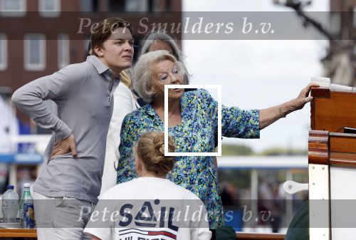 Amsterdam 21 augustus 2025
Prinses Beatrix op de groene Draeck tijdens de tweede dag van Sail . Aanwezig oa Prinses Mabel met dochters Luana en Zaria . Ook aanwezig prins Cazimir en prinses Carolina de Bourbon de Parma met haar kinderen Alaia en Xavier .
Ook de moeder van Prinses Mabel was aanwezig .