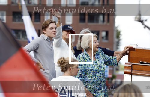 Amsterdam 21 augustus 2025
Prinses Beatrix op de groene Draeck tijdens de tweede dag van Sail . Aanwezig oa Prinses Mabel met dochters Luana en Zaria . Ook aanwezig prins Cazimir en prinses Carolina de Bourbon de Parma met haar kinderen Alaia en Xavier .
Ook de moeder van Prinses Mabel was aanwezig .
