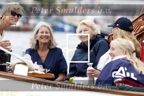 Amsterdam 21 augustus 2025
Prinses Beatrix op de groene Draeck tijdens de tweede dag van Sail . Aanwezig oa Prinses Mabel met dochters Luana en Zaria . Ook aanwezig prins Cazimir en prinses Carolina de Bourbon de Parma met haar kinderen Alaia en Xavier .
Ook de moeder van Prinses Mabel was aanwezig .
