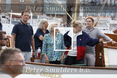 Amsterdam 21 augustus 2025
Prinses Beatrix op de groene Draeck tijdens de tweede dag van Sail . Aanwezig oa Prinses Mabel met dochters Luana en Zaria . Ook aanwezig prins Cazimir en prinses Carolina de Bourbon de Parma met haar kinderen Alaia en Xavier .
Ook de moeder van Prinses Mabel was aanwezig .