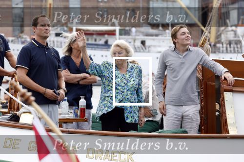 Amsterdam 21 augustus 2025
Prinses Beatrix op de groene Draeck tijdens de tweede dag van Sail . Aanwezig oa Prinses Mabel met dochters Luana en Zaria . Ook aanwezig prins Cazimir en prinses Carolina de Bourbon de Parma met haar kinderen Alaia en Xavier .
Ook de moeder van Prinses Mabel was aanwezig .