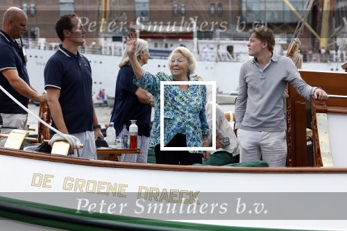 Amsterdam 21 augustus 2025
Prinses Beatrix op de groene Draeck tijdens de tweede dag van Sail . Aanwezig oa Prinses Mabel met dochters Luana en Zaria . Ook aanwezig prins Cazimir en prinses Carolina de Bourbon de Parma met haar kinderen Alaia en Xavier .
Ook de moeder van Prinses Mabel was aanwezig .