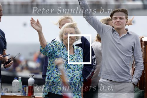 Amsterdam 21 augustus 2025
Prinses Beatrix op de groene Draeck tijdens de tweede dag van Sail . Aanwezig oa Prinses Mabel met dochters Luana en Zaria . Ook aanwezig prins Cazimir en prinses Carolina de Bourbon de Parma met haar kinderen Alaia en Xavier .
Ook de moeder van Prinses Mabel was aanwezig .