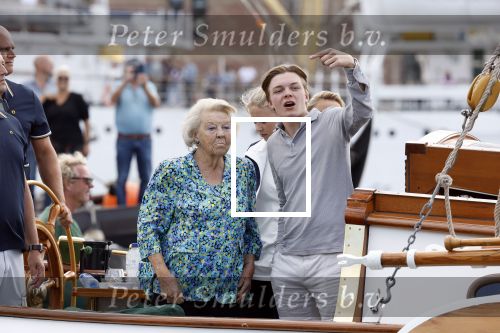 Amsterdam 21 augustus 2025
Prinses Beatrix op de groene Draeck tijdens de tweede dag van Sail . Aanwezig oa Prinses Mabel met dochters Luana en Zaria . Ook aanwezig prins Cazimir en prinses Carolina de Bourbon de Parma met haar kinderen Alaia en Xavier .
Ook de moeder van Prinses Mabel was aanwezig .