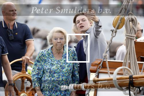 Amsterdam 21 augustus 2025
Prinses Beatrix op de groene Draeck tijdens de tweede dag van Sail . Aanwezig oa Prinses Mabel met dochters Luana en Zaria . Ook aanwezig prins Cazimir en prinses Carolina de Bourbon de Parma met haar kinderen Alaia en Xavier .
Ook de moeder van Prinses Mabel was aanwezig .