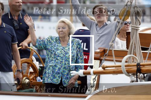 Amsterdam 21 augustus 2025
Prinses Beatrix op de groene Draeck tijdens de tweede dag van Sail . Aanwezig oa Prinses Mabel met dochters Luana en Zaria . Ook aanwezig prins Cazimir en prinses Carolina de Bourbon de Parma met haar kinderen Alaia en Xavier .
Ook de moeder van Prinses Mabel was aanwezig .
