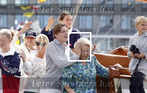 Amsterdam 21 augustus 2025
Prinses Beatrix op de groene Draeck tijdens de tweede dag van Sail . Aanwezig oa Prinses Mabel met dochters Luana en Zaria . Ook aanwezig prins Cazimir en prinses Carolina de Bourbon de Parma met haar kinderen Alaia en Xavier .
Ook de moeder van Prinses Mabel was aanwezig .