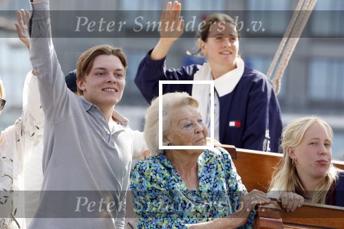 Amsterdam 21 augustus 2025
Prinses Beatrix op de groene Draeck tijdens de tweede dag van Sail . Aanwezig oa Prinses Mabel met dochters Luana en Zaria . Ook aanwezig prins Cazimir en prinses Carolina de Bourbon de Parma met haar kinderen Alaia en Xavier .
Ook de moeder van Prinses Mabel was aanwezig .