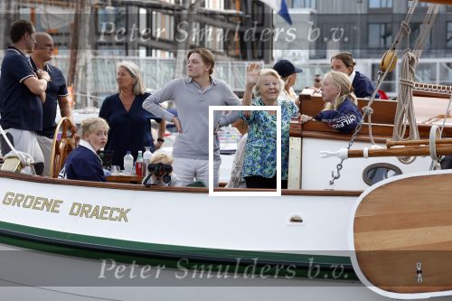 Amsterdam 21 augustus 2025
Prinses Beatrix op de groene Draeck tijdens de tweede dag van Sail . Aanwezig oa Prinses Mabel met dochters Luana en Zaria . Ook aanwezig prins Cazimir en prinses Carolina de Bourbon de Parma met haar kinderen Alaia en Xavier .
Ook de moeder van Prinses Mabel was aanwezig .