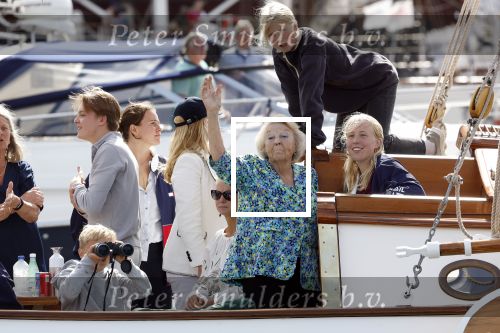 Amsterdam 21 augustus 2025
Prinses Beatrix op de groene Draeck tijdens de tweede dag van Sail . Aanwezig oa Prinses Mabel met dochters Luana en Zaria . Ook aanwezig prins Cazimir en prinses Carolina de Bourbon de Parma met haar kinderen Alaia en Xavier .
Ook de moeder van Prinses Mabel was aanwezig .