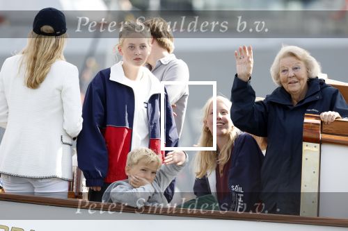 Amsterdam 21 augustus 2025
Prinses Beatrix op de groene Draeck tijdens de tweede dag van Sail . Aanwezig oa Prinses Mabel met dochters Luana en Zaria . Ook aanwezig prins Cazimir en prinses Carolina de Bourbon de Parma met haar kinderen Alaia en Xavier .
Ook de moeder van Prinses Mabel was aanwezig .