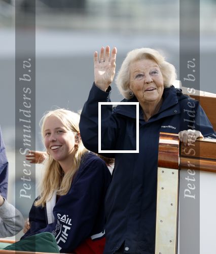 Amsterdam 21 augustus 2025
Prinses Beatrix op de groene Draeck tijdens de tweede dag van Sail . Aanwezig oa Prinses Mabel met dochters Luana en Zaria . Ook aanwezig prins Cazimir en prinses Carolina de Bourbon de Parma met haar kinderen Alaia en Xavier .
Ook de moeder van Prinses Mabel was aanwezig .