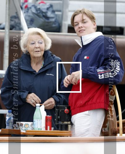 Amsterdam 21 augustus 2025
Prinses Beatrix op de groene Draeck tijdens de tweede dag van Sail . Aanwezig oa Prinses Mabel met dochters Luana en Zaria . Ook aanwezig prins Cazimir en prinses Carolina de Bourbon de Parma met haar kinderen Alaia en Xavier .
Ook de moeder van Prinses Mabel was aanwezig .