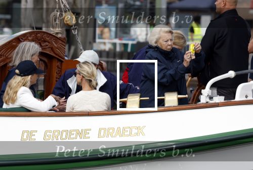 Amsterdam 21 augustus 2025
Prinses Beatrix op de groene Draeck tijdens de tweede dag van Sail . Aanwezig oa Prinses Mabel met dochters Luana en Zaria . Ook aanwezig prins Cazimir en prinses Carolina de Bourbon de Parma met haar kinderen Alaia en Xavier .
Ook de moeder van Prinses Mabel was aanwezig .