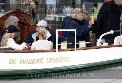 Amsterdam 21 augustus 2025
Prinses Beatrix op de groene Draeck tijdens de tweede dag van Sail . Aanwezig oa Prinses Mabel met dochters Luana en Zaria . Ook aanwezig prins Cazimir en prinses Carolina de Bourbon de Parma met haar kinderen Alaia en Xavier .
Ook de moeder van Prinses Mabel was aanwezig .