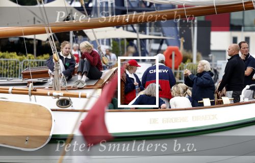 Amsterdam 21 augustus 2025
Prinses Beatrix op de groene Draeck tijdens de tweede dag van Sail . Aanwezig oa Prinses Mabel met dochters Luana en Zaria . Ook aanwezig prins Cazimir en prinses Carolina de Bourbon de Parma met haar kinderen Alaia en Xavier .
Ook de moeder van Prinses Mabel was aanwezig .