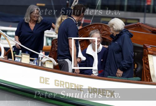 Amsterdam 21 augustus 2025
Prinses Beatrix op de groene Draeck tijdens de tweede dag van Sail . Aanwezig oa Prinses Mabel met dochters Luana en Zaria . Ook aanwezig prins Cazimir en prinses Carolina de Bourbon de Parma met haar kinderen Alaia en Xavier .
Ook de moeder van Prinses Mabel was aanwezig .