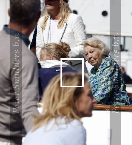 Amsterdam 21 augustus 2025
Prinses Beatrix op de groene Draeck tijdens de tweede dag van Sail . Aanwezig oa Prinses Mabel met dochters Luana en Zaria . Ook aanwezig prins Cazimir en prinses Carolina de Bourbon de Parma met haar kinderen Alaia en Xavier .
Ook de moeder van Prinses Mabel was aanwezig .