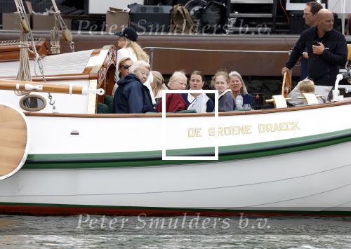 Amsterdam 21 augustus 2025
Prinses Beatrix op de groene Draeck tijdens de tweede dag van Sail . Aanwezig oa Prinses Mabel met dochters Luana en Zaria . Ook aanwezig prins Cazimir en prinses Carolina de Bourbon de Parma met haar kinderen Alaia en Xavier .
Ook de moeder van Prinses Mabel was aanwezig .