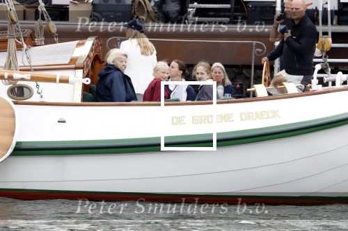 Amsterdam 21 augustus 2025
Prinses Beatrix op de groene Draeck tijdens de tweede dag van Sail . Aanwezig oa Prinses Mabel met dochters Luana en Zaria . Ook aanwezig prins Cazimir en prinses Carolina de Bourbon de Parma met haar kinderen Alaia en Xavier .
Ook de moeder van Prinses Mabel was aanwezig .