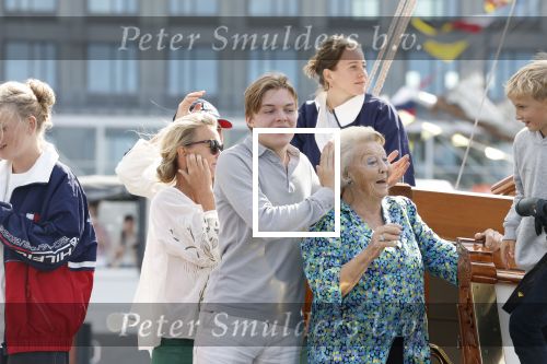 Amsterdam 21 augustus 2025
Prinses Beatrix op de groene Draeck tijdens de tweede dag van Sail . Aanwezig oa Prinses Mabel met dochters Luana en Zaria . Ook aanwezig prins Cazimir en prinses Carolina de Bourbon de Parma met haar kinderen Alaia en Xavier .
Ook de moeder van Prinses Mabel was aanwezig .