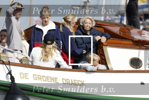 Amsterdam 21 augustus 2025
Prinses Beatrix op de groene Draeck tijdens de tweede dag van Sail . Aanwezig oa Prinses Mabel met dochters Luana en Zaria . Ook aanwezig prins Cazimir en prinses Carolina de Bourbon de Parma met haar kinderen Alaia en Xavier .
Ook de moeder van Prinses Mabel was aanwezig .