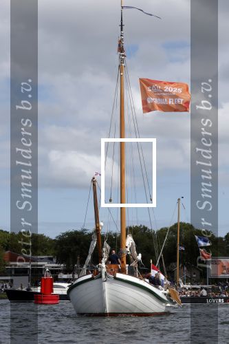 Amsterdam 21 augustus 2025
Prinses Beatrix op de groene Draeck tijdens de tweede dag van Sail . Aanwezig oa Prinses Mabel met dochters Luana en Zaria . Ook aanwezig prins Cazimir en prinses Carolina de Bourbon de Parma met haar kinderen Alaia en Xavier .
Ook de moeder van Prinses Mabel was aanwezig .