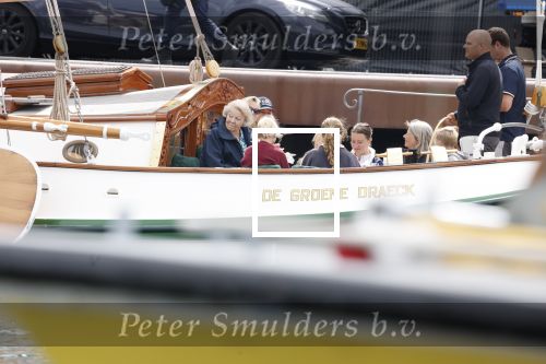 Amsterdam 21 augustus 2025
Prinses Beatrix op de groene Draeck tijdens de tweede dag van Sail . Aanwezig oa Prinses Mabel met dochters Luana en Zaria . Ook aanwezig prins Cazimir en prinses Carolina de Bourbon de Parma met haar kinderen Alaia en Xavier .
Ook de moeder van Prinses Mabel was aanwezig .