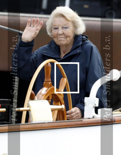 Amsterdam 21 augustus 2025
Prinses Beatrix op de groene Draeck tijdens de tweede dag van Sail . Aanwezig oa Prinses Mabel met dochters Luana en Zaria . Ook aanwezig prins Cazimir en prinses Carolina de Bourbon de Parma met haar kinderen Alaia en Xavier .
Ook de moeder van Prinses Mabel was aanwezig .