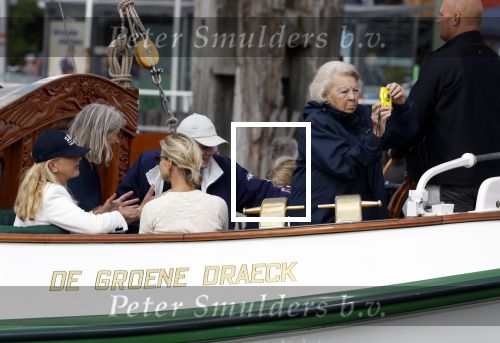 Amsterdam 21 augustus 2025
Prinses Beatrix op de groene Draeck tijdens de tweede dag van Sail . Aanwezig oa Prinses Mabel met dochters Luana en Zaria . Ook aanwezig prins Cazimir en prinses Carolina de Bourbon de Parma met haar kinderen Alaia en Xavier .
Ook de moeder van Prinses Mabel was aanwezig .