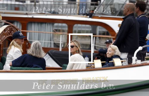 Amsterdam 21 augustus 2025
Prinses Beatrix op de groene Draeck tijdens de tweede dag van Sail . Aanwezig oa Prinses Mabel met dochters Luana en Zaria . Ook aanwezig prins Cazimir en prinses Carolina de Bourbon de Parma met haar kinderen Alaia en Xavier .
Ook de moeder van Prinses Mabel was aanwezig .