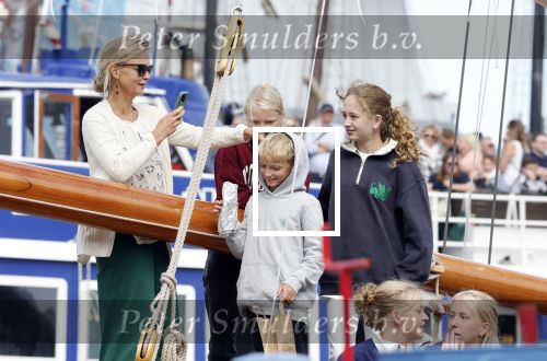 Amsterdam 21 augustus 2025
Prinses Beatrix op de groene Draeck tijdens de tweede dag van Sail . Aanwezig oa Prinses Mabel met dochters Luana en Zaria . Ook aanwezig prins Cazimir en prinses Carolina de Bourbon de Parma met haar kinderen Alaia en Xavier .
Ook de moeder van Prinses Mabel was aanwezig .