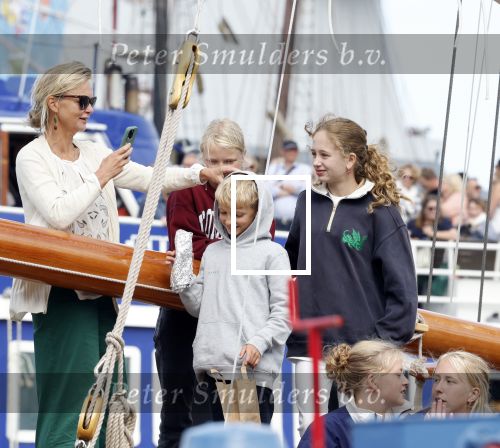 Amsterdam 21 augustus 2025
Prinses Beatrix op de groene Draeck tijdens de tweede dag van Sail . Aanwezig oa Prinses Mabel met dochters Luana en Zaria . Ook aanwezig prins Cazimir en prinses Carolina de Bourbon de Parma met haar kinderen Alaia en Xavier .
Ook de moeder van Prinses Mabel was aanwezig .