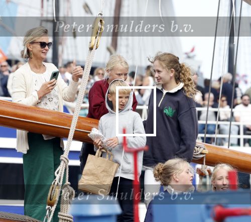 Amsterdam 21 augustus 2025
Prinses Beatrix op de groene Draeck tijdens de tweede dag van Sail . Aanwezig oa Prinses Mabel met dochters Luana en Zaria . Ook aanwezig prins Cazimir en prinses Carolina de Bourbon de Parma met haar kinderen Alaia en Xavier .
Ook de moeder van Prinses Mabel was aanwezig .