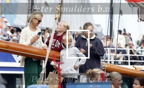 Amsterdam 21 augustus 2025
Prinses Beatrix op de groene Draeck tijdens de tweede dag van Sail . Aanwezig oa Prinses Mabel met dochters Luana en Zaria . Ook aanwezig prins Cazimir en prinses Carolina de Bourbon de Parma met haar kinderen Alaia en Xavier .
Ook de moeder van Prinses Mabel was aanwezig .