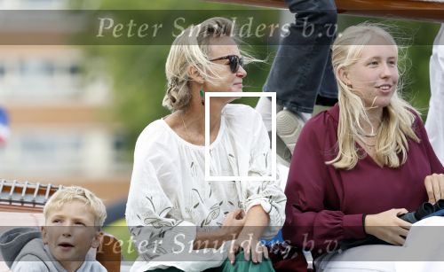 Amsterdam 21 augustus 2025
Prinses Beatrix op de groene Draeck tijdens de tweede dag van Sail . Aanwezig oa Prinses Mabel met dochters Luana en Zaria . Ook aanwezig prins Cazimir en prinses Carolina de Bourbon de Parma met haar kinderen Alaia en Xavier .
Ook de moeder van Prinses Mabel was aanwezig .