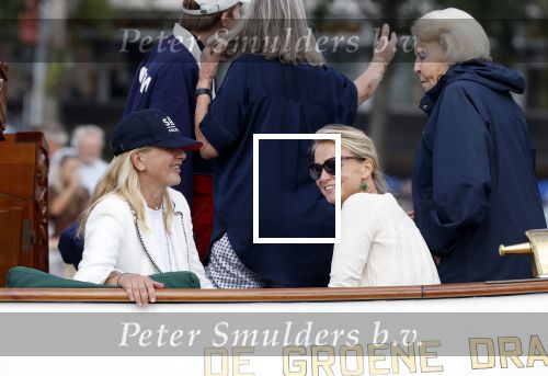 Amsterdam 21 augustus 2025
Prinses Beatrix op de groene Draeck tijdens de tweede dag van Sail . Aanwezig oa Prinses Mabel met dochters Luana en Zaria . Ook aanwezig prins Cazimir en prinses Carolina de Bourbon de Parma met haar kinderen Alaia en Xavier .
Ook de moeder van Prinses Mabel was aanwezig .