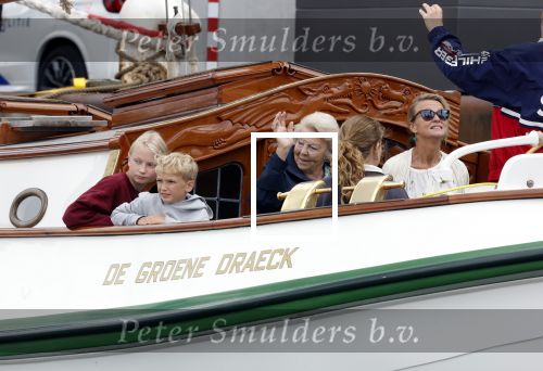 Amsterdam 21 augustus 2025
Prinses Beatrix op de groene Draeck tijdens de tweede dag van Sail . Aanwezig oa Prinses Mabel met dochters Luana en Zaria . Ook aanwezig prins Cazimir en prinses Carolina de Bourbon de Parma met haar kinderen Alaia en Xavier .
Ook de moeder van Prinses Mabel was aanwezig .