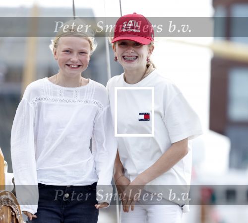 Amsterdam 21 augustus 2025
Prinses Beatrix op de groene Draeck tijdens de tweede dag van Sail . Aanwezig oa Prinses Mabel met dochters Luana en Zaria . Ook aanwezig prins Cazimir en prinses Carolina de Bourbon de Parma met haar kinderen Alaia en Xavier .
Ook de moeder van Prinses Mabel was aanwezig .