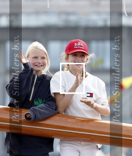 Amsterdam 21 augustus 2025
Prinses Beatrix op de groene Draeck tijdens de tweede dag van Sail . Aanwezig oa Prinses Mabel met dochters Luana en Zaria . Ook aanwezig prins Cazimir en prinses Carolina de Bourbon de Parma met haar kinderen Alaia en Xavier .
Ook de moeder van Prinses Mabel was aanwezig .