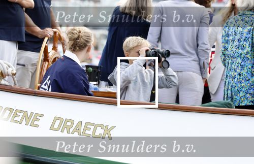 Amsterdam 21 augustus 2025
Prinses Beatrix op de groene Draeck tijdens de tweede dag van Sail . Aanwezig oa Prinses Mabel met dochters Luana en Zaria . Ook aanwezig prins Cazimir en prinses Carolina de Bourbon de Parma met haar kinderen Alaia en Xavier .
Ook de moeder van Prinses Mabel was aanwezig .