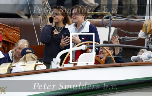 Amsterdam 21 augustus 2025
Prinses Beatrix op de groene Draeck tijdens de tweede dag van Sail . Aanwezig Prins Constantijn Prinses Laurentien Prinses Eloise en Prins Claus Cazimir
