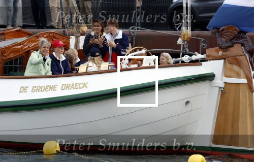 Amsterdam 21 augustus 2025
Prinses Beatrix op de groene Draeck tijdens de tweede dag van Sail . Aanwezig Prins Constantijn Prinses Laurentien Prinses Eloise en Prins Claus Cazimir