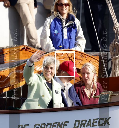 Amsterdam 21 augustus 2025
Prinses Beatrix op de groene Draeck tijdens de tweede dag van Sail . Aanwezig Prins Constantijn Prinses Laurentien Prinses Eloise en Prins Claus Cazimir