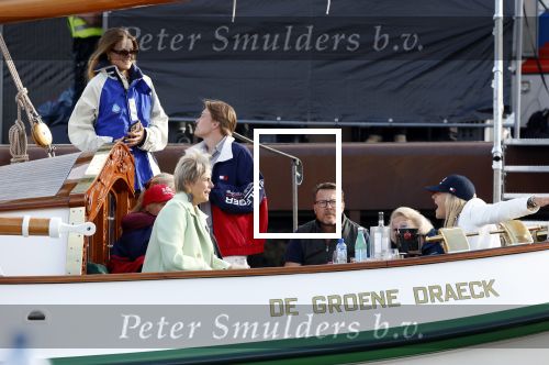 Amsterdam 21 augustus 2025
Prinses Beatrix op de groene Draeck tijdens de tweede dag van Sail . Aanwezig Prins Constantijn Prinses Laurentien Prinses Eloise en Prins Claus Cazimir